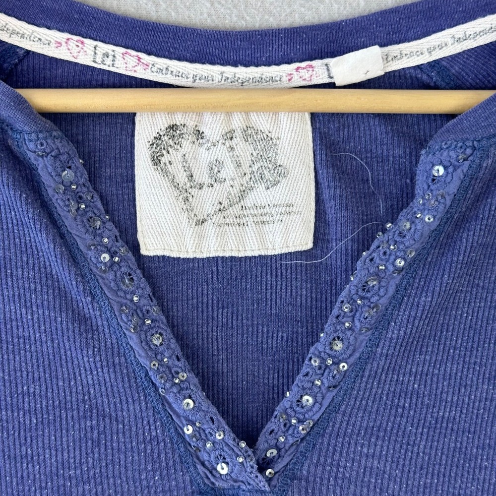 Vintage L.E.I. Babydoll Top Women XL Purple Y2K Ribbed Heart Graphic V-Neck - Picture 5 of 9